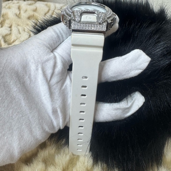 Casio  G-Shock DW-6900WW with CZ casing main image 6